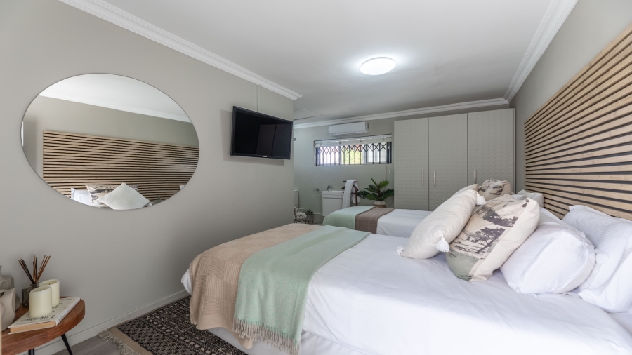 5 Bedroom Property for Sale in Flamingo Vlei Western Cape